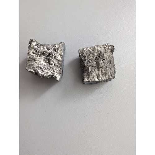 Gadolinium metallelement 64 Gd bitar 99,95% Sällsynta metaller